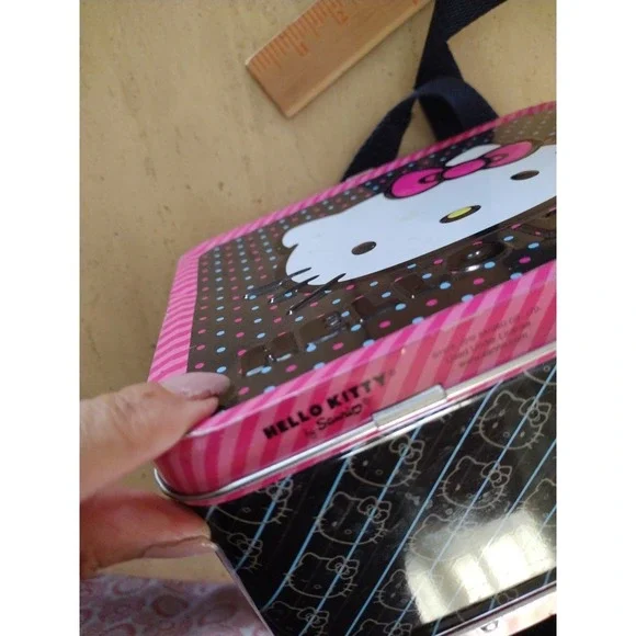 Hello Kitty By Sanrio Pink Bow All Over Print Lunch Box Tin Approx 8"x7"x 4" - Picture 9 of 14